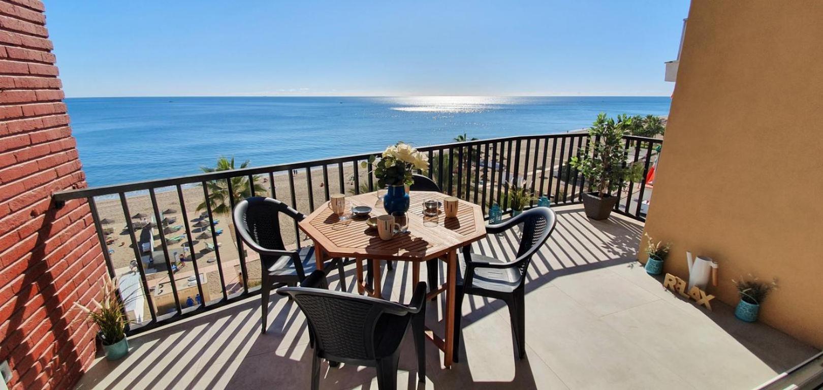 & Quite 2bdr Beachfront Lägenhet Fuengirola
