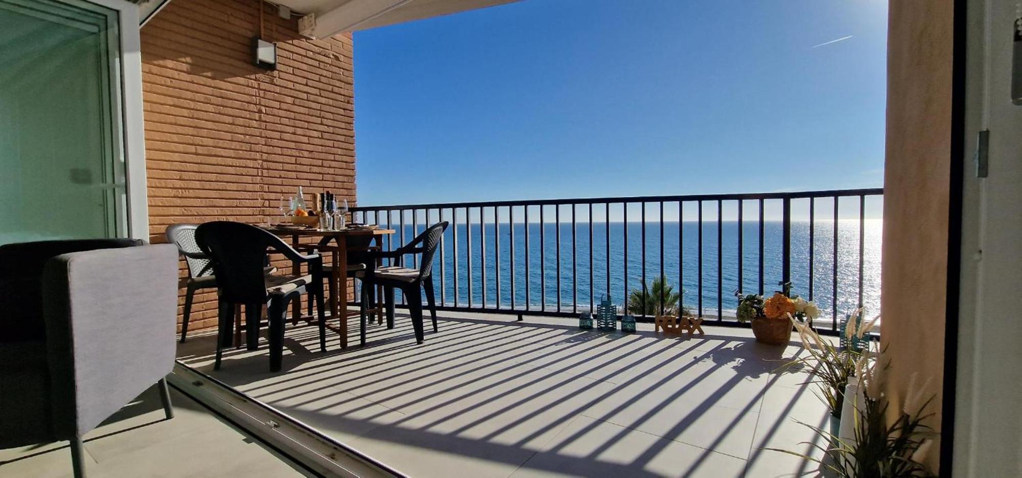 Lägenhet & Quite 2bdr Beachfront Fuengirola